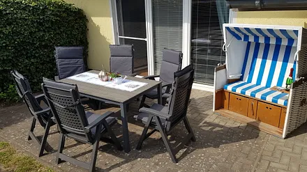 die Terrasse ist eingezäunt