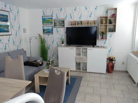 Wohnraum (Blick aus Richt. Wendeltreppe)