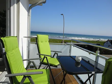 Balkon Fewo Meerblick... Sonnenschirm 