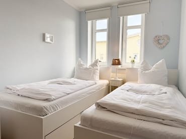 2. Schlafzimmer mit 2 Einzelbetten