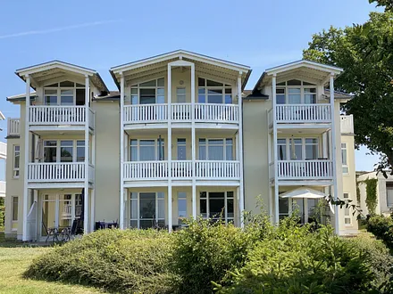 Außenansicht Haus Rügenscher Bodden