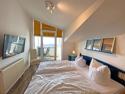 Schlafzimmer mit TV