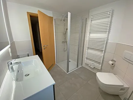 Badezimmer mit Dusche