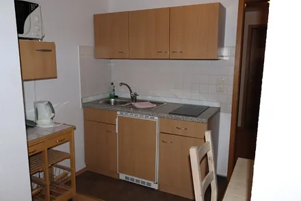 In unserer Pentry-Küche finden Sie alle Utensielien, die Sie zum Zubereiten Ihrer täglichen Mahlzeiten brauchen. 