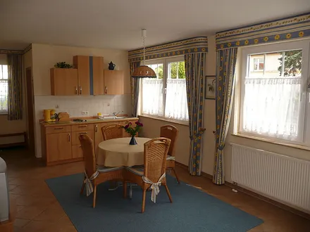 Essbereich mit Küchenzeile