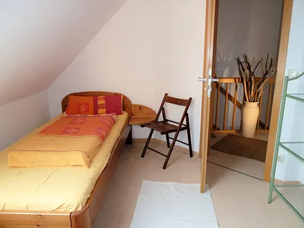 Schlafzimmer 2 mit zwei Einzelbetten