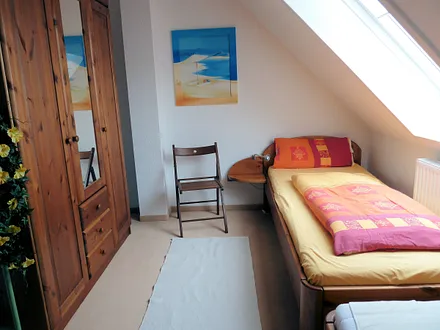 Schlafzimmer 2 mit zwei Einzelbetten