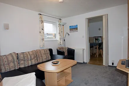 Das Wohnzimmer - u.a. LED-TV Sat.-empfang