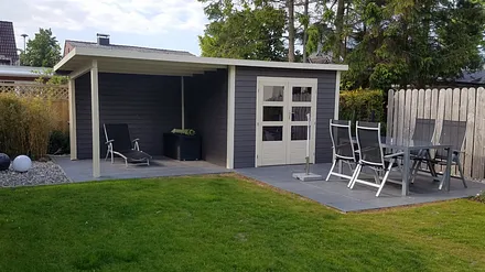 Gartenhaus mit Sonnenterrasse