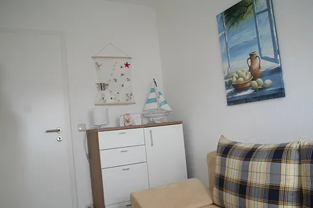 Kommode im kleinen Zimmer