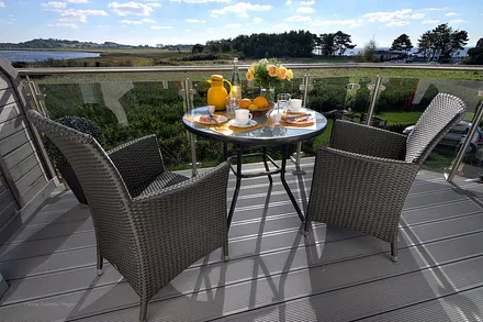 Ihr Balkon mit Blick auf den Zickersee und die Ostsee (Greifswalder Bodden).
