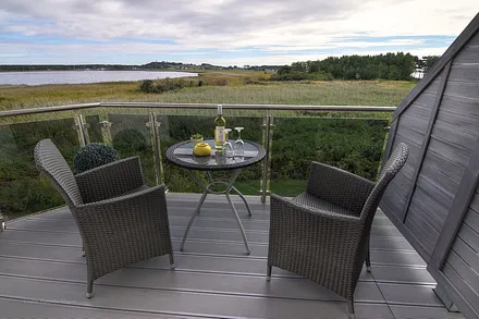 Von Ihrem Balkon aus, können Sie schon früh am Morgen die Sonne genießen 