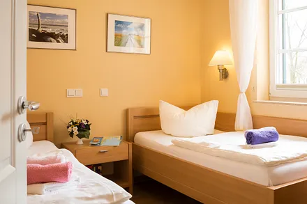 2. Schlafzimmer mit 2 Einzelbetten