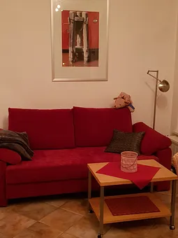 Bequeme Leseecke in der Veranda