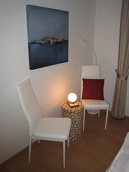 Lese-Ecke in Schlafzimmer 2