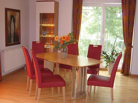 Blick auf den Eßbereich - mit Meerblick, auch wenn es aus dieser Perspektive nicht so aussieht