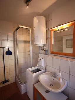 Tageslichtbad mit Dusche/WC ohne Waschmaschine