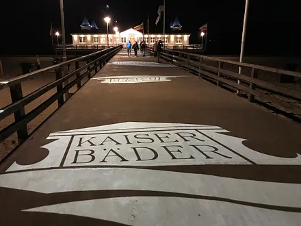 Ahlbecker Seebrücke in der Nacht