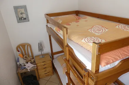 Kinderzimmer mit Betten  90  x  200 cm