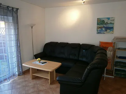 Wohnbereich/ausziehbare Couch max. 2 Personen