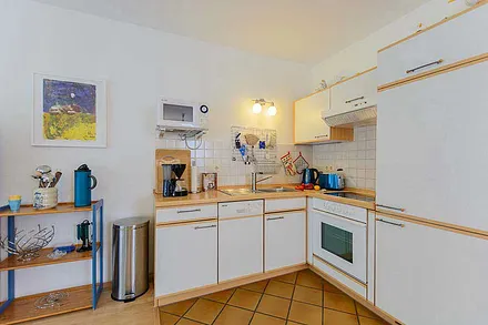 komplett eingerichtete Küchenzeile