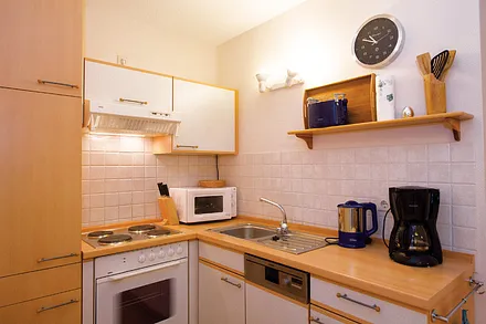 komplett eingerichtete Küchenzeile