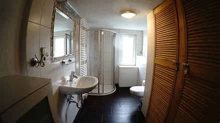 Das neu gestaltete Bad der Wohnung 1