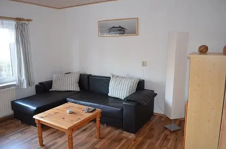 Das Wohnzimmer der Wohnung 1 besitzt eine Ausziehcouch für 2 weitere Schlafgelegenheiten