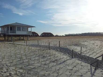 Der Strand von Rerik mit seiner nahegelegenen Promenade, Eiscafes und kleinen Shops lädt zum Baden, Sonnen oder Spazieren ein.