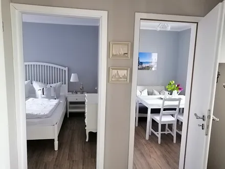 Schlafzimmer & Esszimmer 