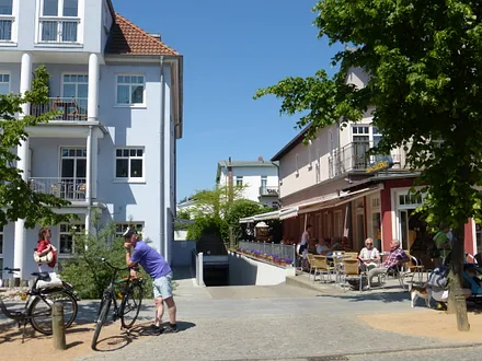Einfahrt in die Tiefgarage unter dem Haus