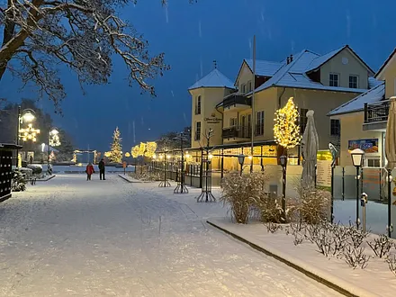 Winterlicher Strandvorplatz