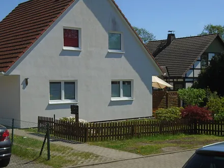 PKW Stellplatz vor unserem Haus