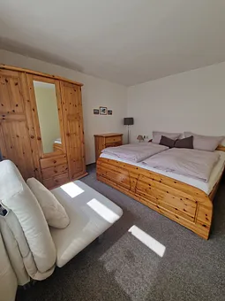 Schlafzimmer Ansicht 2