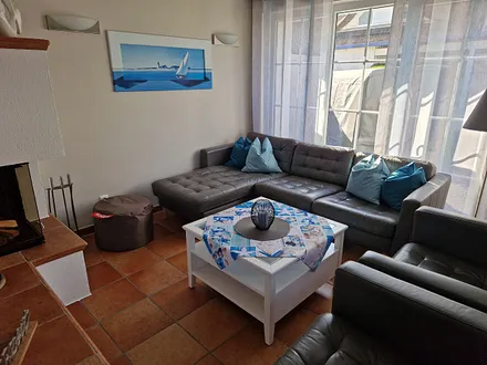 Gemütliche Sitzecke mit Kamin