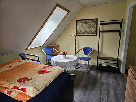 Sitzecke im kombinierten Wohnzimmer