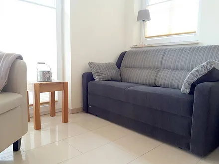 Schlafcouch mit Möglichkeit zur Aufbettung