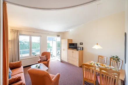 Wohnzimmer mit Essplatz