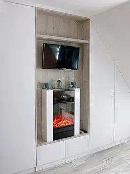 Elektrokamin für kühle Sommerabende