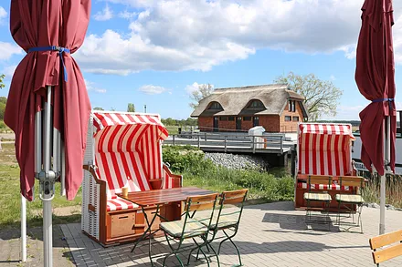 der neu angelegte Hafen Sellin