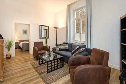 Hier der Blick Richtung Schlafzimmer. Es hat natürlich eine Tür, siehe Foto unten.