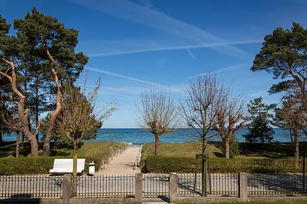 Hier Ihr sonniger Meerblick.