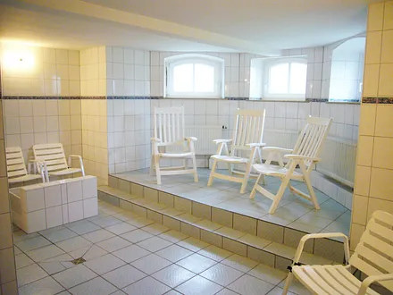 Im Souterrain der Villa können Hausgäste gegen ein geringes Entgelt ... 