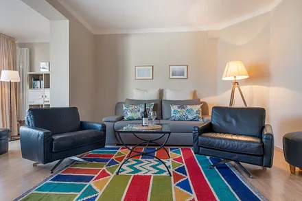 Auf der Couch kann bei Bedarf aufgebettet werden.