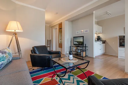 Kabel-TV, Radio und kostenfreies WLAN sind vorhanden.