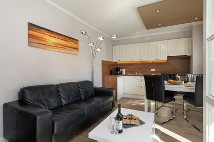 Die bequeme Couch hat keine Schlaffunktion.