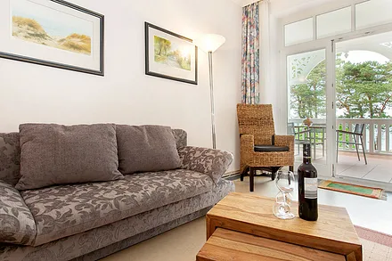 Auf der Couch kann für 1 Kind bis 8 Jahre aufgebettet werden.