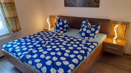 Schlafzimmer/Doppelbett