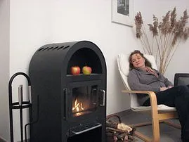 Kuschel-Kamin: Schöne Stunden besonders im Winter. Holz können Sie von bekommen.