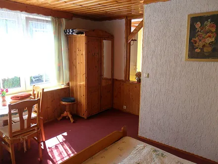 kombinierter Wohn und Schlafraum 